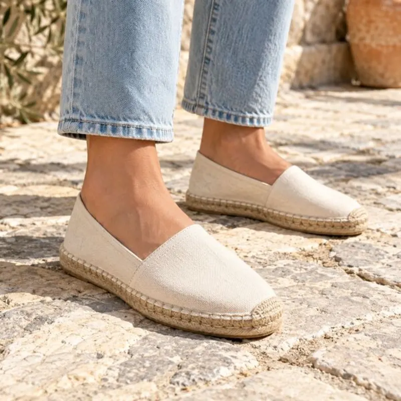 Espadrilles en toile écrue (exemple)